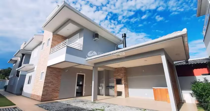 Casa em condomínio no campeche muito bem localizada com 3 quartos sendo 1 suíte, ótima oportunidade