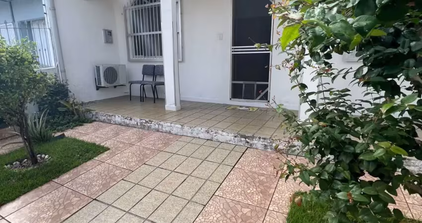 Casa com 3 quartos à venda na Rua Santo Antônio, 745, Barreiros, São José