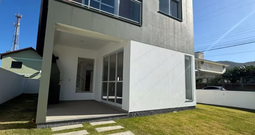 Casa Residencial em Balneário dos Açores