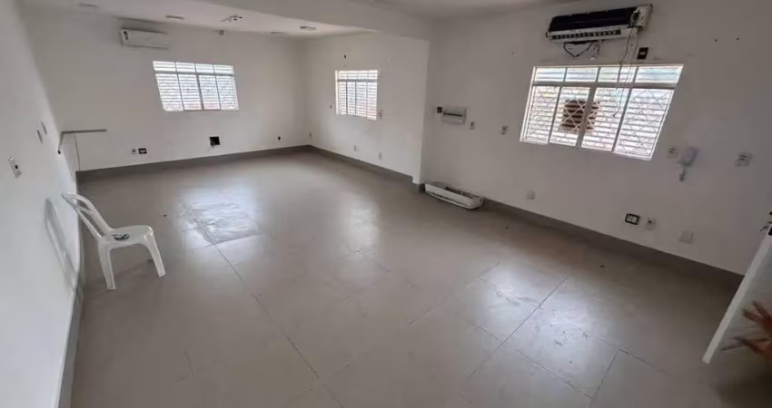 Aluga-se salas comerciais na praça popular em cuiabá - mt