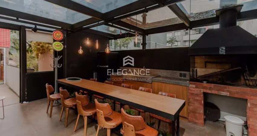 Elegance Imóveis vende apartamento garden desocupado com 169 m2 privativos, 2 dormitórios, suíte, 2 vagas box garagem. Petrópolis Porto Alegre