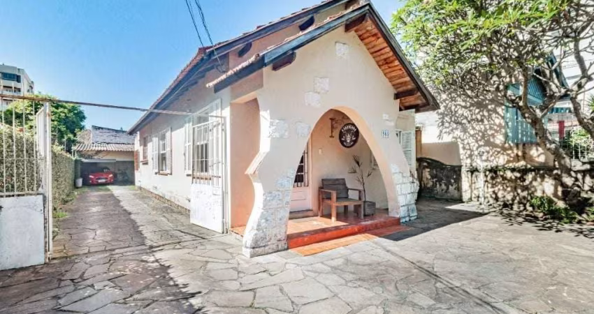 Casa com 3 quartos à venda na Rua Atanásio Belmonte, 569, Boa Vista, Porto Alegre