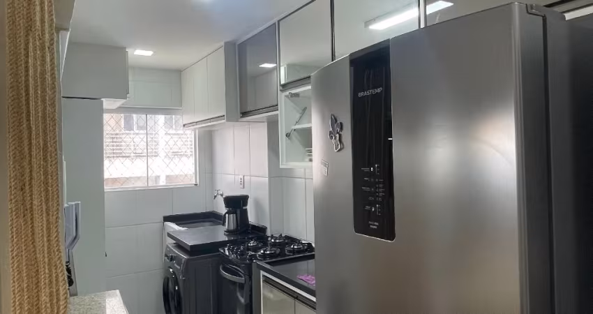 Alugo 2/4 mobiliado com 2 garagens R$ 4.500 já com as taxas