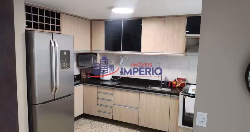 Sobrado de Condomínio com 3 dorms,