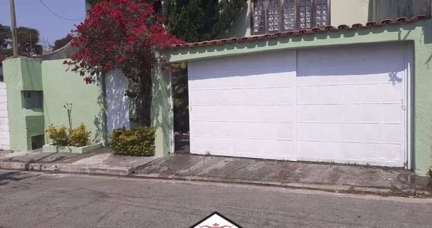 Casa Horto Florestal c/ 03 dormitórios 2 vagas!