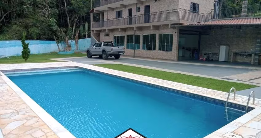 Chácara em Mairiporã com lazer completo