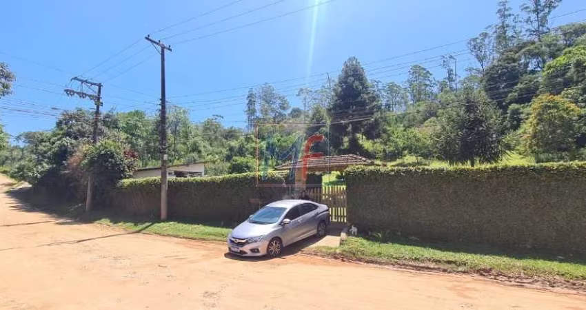Excelente  Chácara localizada no bairro Ouro Fino. , com 222m² área útil, 22.000  m²  de terreno, 2 dorms, sala, cozinha  e vagas. REF 16.790