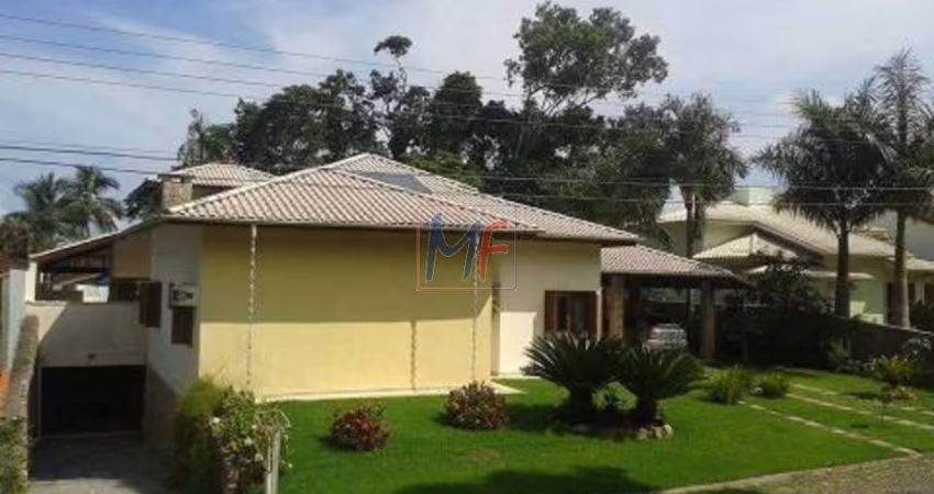 REF 3.466 Linda casa Condominio  Fechado 450 mts a.u. 3 suites, saça de TV, escritório , 4 vagas.  Aceita permuta apto Caragua-Centro!
