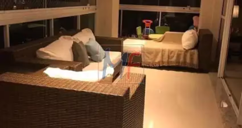 Excelente apto em moema, com 204m² a.u., 4 dormitórios (3 suítes), sala, cozinha planejada, sacada, depósito, 3 vagas, lazer (ref 18.267)