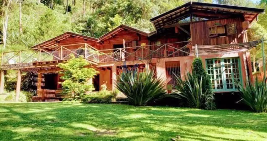 Excelente chácara no bairro do toldi, em são bento do sapucaí - sp, com 350 m² a.c., 30.000 m² a.t., 3 chalés,  trilha ecológica (ref 18.349)