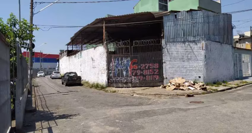 Excelente galpão em santo andré - sp, 114 m² a.u., terreno 400 m2, plano, murado, entrada para caminhões, edícula e escritório (ref 18.675)