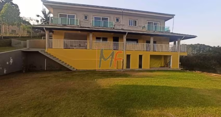 REF 10.771 Chácara em condomínio fechado , 4 suítes , 5 vagas, 600 m² A.C. 4250 m² total e localizado 53 Km de São Paulo. Aceita Permuta