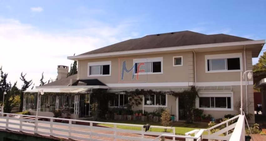 Excelente casa em cond. fechado em Campos de Jordão, com 2.500m² a.t., 450m² a.c., 6 quartos (6 suítes), dep. empregada, lazer (REF 17.374)