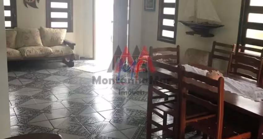 Ótima casa em condomínio no bairro park imperial, 4 dorms, sendo 3 suítes, área de churrasqueira, 1 vaga , quintal grande. ref. 14.167
