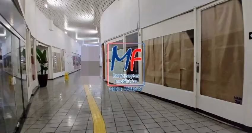 Excelente loja comercial n república, com 70 m² a.u.,  térrea , com estrutura no fundo para copa, e mezanino com divisórias e banheiro.  prox. metrô república (ref 21.338)