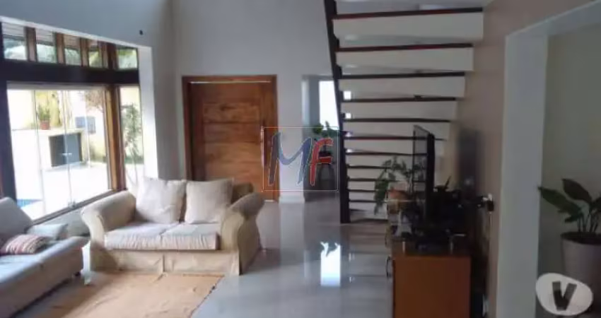 REF 5298 - Lindo Sobrado todo reformado em rua paralela a Praia  da Enseada com 3 dorms, sendo 1 suite , churrasqueira ,piscina e 4 vagas !