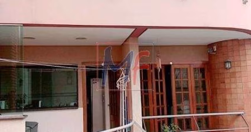 REF:6634  Lindo Sobrado, localizado no Tatuapé, sendo 2 dorms, 1 suíte, sala para 2 ambientes, 3 vagas, 2 pavimentos e 240 m² área útil.