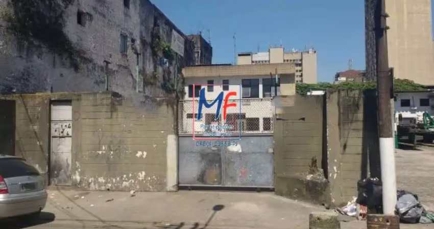 Excelente terreno com 407 m2, e prédio e pátio com  238 m2 a c. , testada de 11 mts , bem localizado no  centro de  santos.  ref 7142 -