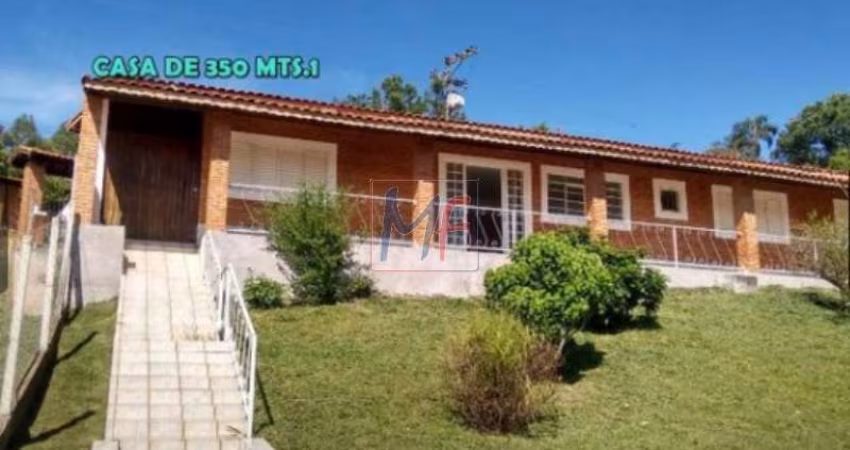 Excelente chácara de alto padrão no Centro de Pinhalzinho/SP, com 2.860 m² a.t., e duas casas (350 m² a.c. e 80 m² a.c.). Estuda propostas e permutas (REF 9844)