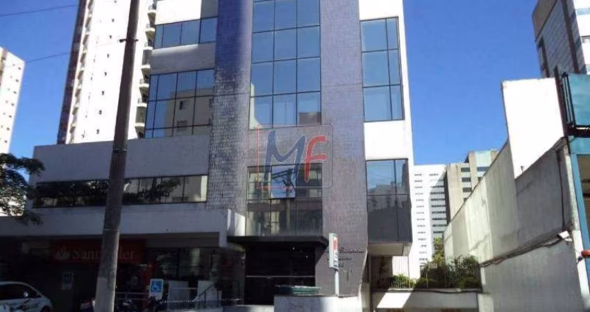 Excelente Conjunto Comercial no  segundo andar , Bairro Indianópolis, com 1 vaga de garagem, 49 m² útil, Ar condicionado, Piso laminado. REF 12.428