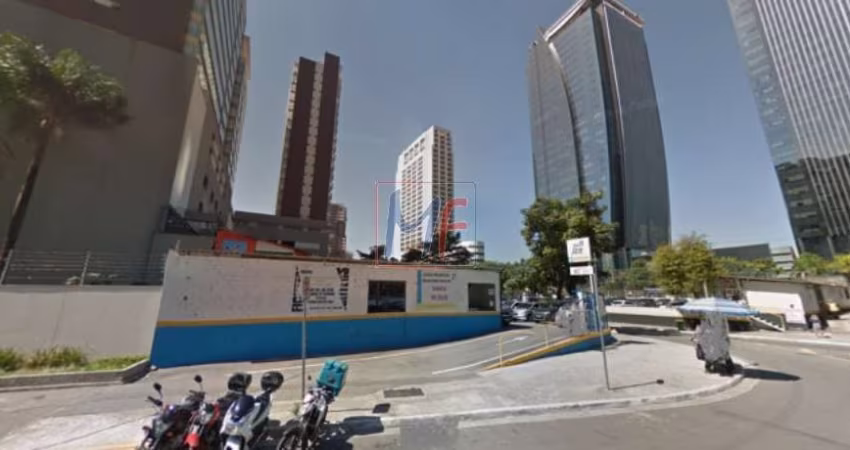 REF 10.118 Ótimo Terreno 1465 m², testada de 44,2  m², esquina, para Locação  bairro Santo Amaro. Zoneamento: ZM. Agende já a sua visita