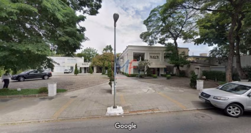 Excelente sobrado com 2.605 m² área terreno e 1.288 m² de construção .Ótima localização zoneamento: ZECOR -2   Pinheiros. REF: 11.666