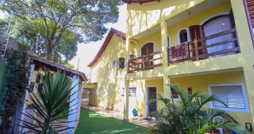Lindo sobrado no Parque Mandaqui,  220 m² a.u., 4 quartos (2 suítes), sala, cozinha, escritório e quintal, churrasqueira, 3 vagas. REF: 15.447