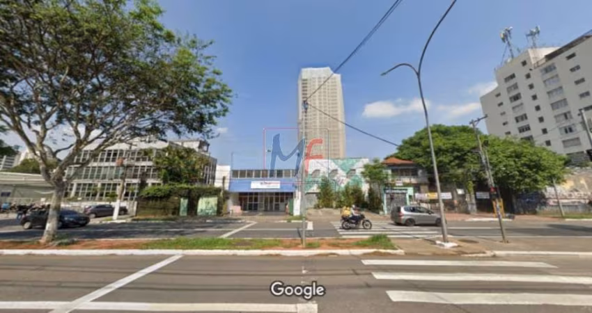 Excelente terreno no bairro Santo Amaro,  com1.320 m² e 1.362 m²  área construída, testada 40 metros, zoneamento ZEU.  Estuda pequena parte em permuta. REF 15.950 -