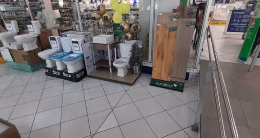 Ponto de Comércio para alugar, 4.00 m2 por R$2500.00  - Xaxim - Curitiba/PR