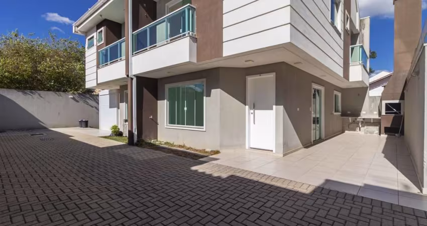 Sobrado em Condomínio com 3 quartos  para alugar, 125.05 m2 por R$3700.00  - Boqueirao - Curitiba/PR