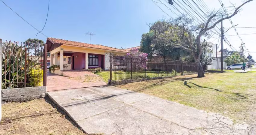Casa com 4 quartos  para alugar, 242.00 m2 por r$6800.00  - boqueirao - curitiba/pr