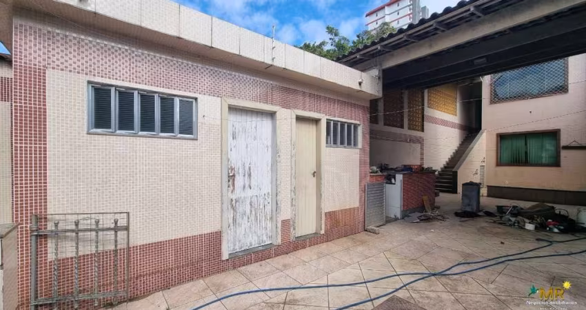 Excelente casa 6 quartos, sendo 5 suítes, próxima a FDC