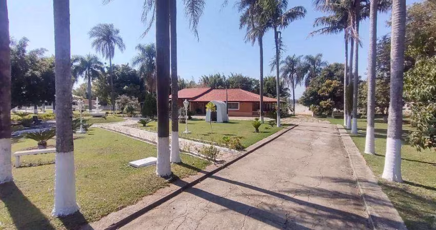 Linda chácara à venda de