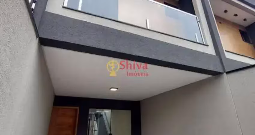 Sobrado novo, com quintal, à venda na vila buenos aires