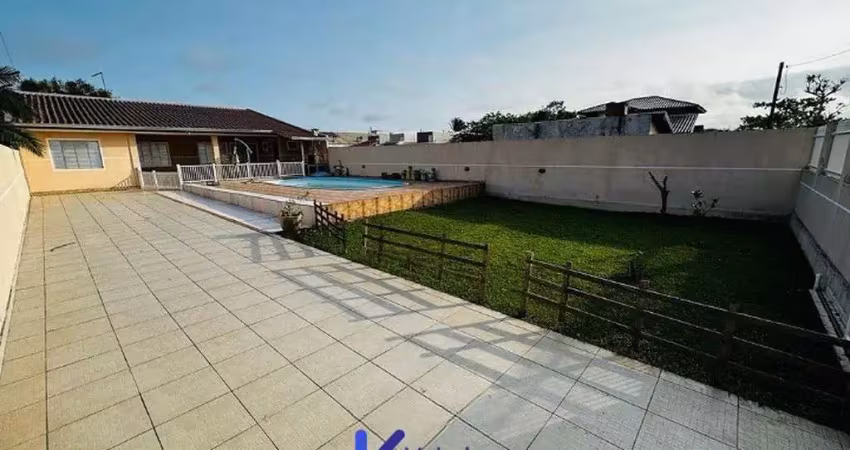 Casa com piscina no Atami Sul