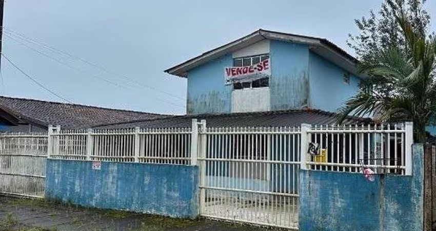 Sobrado próximo a rodovia Praia de Leste