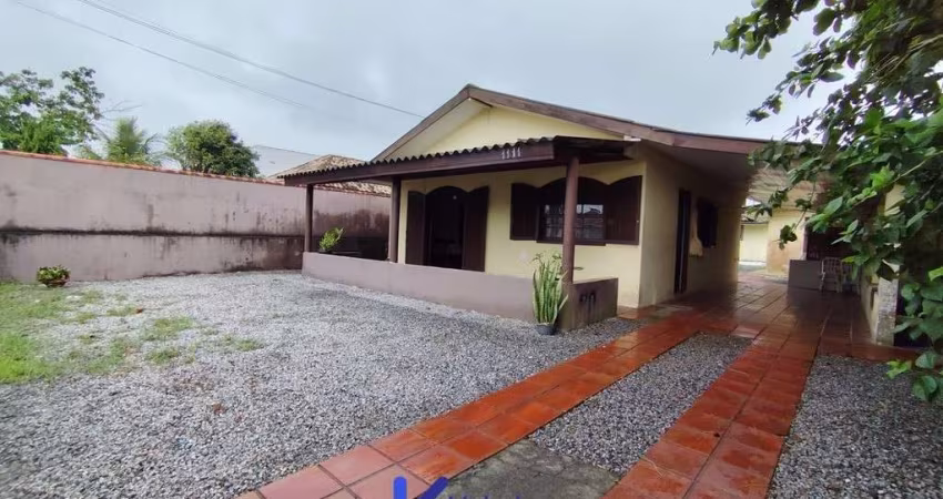Casa a venda na praia 3 Dormitórios