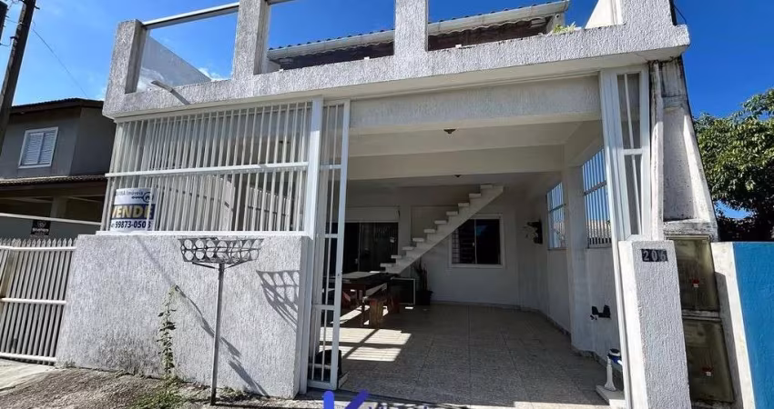 Casa 2 Dormitórios com Terraço