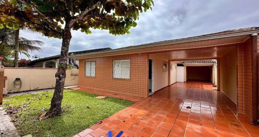Casa a venda com 3 dormitórios no Bal. Ipanema.