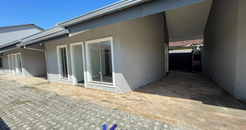 Casa a venda na praia com 2 quartos perto do mar