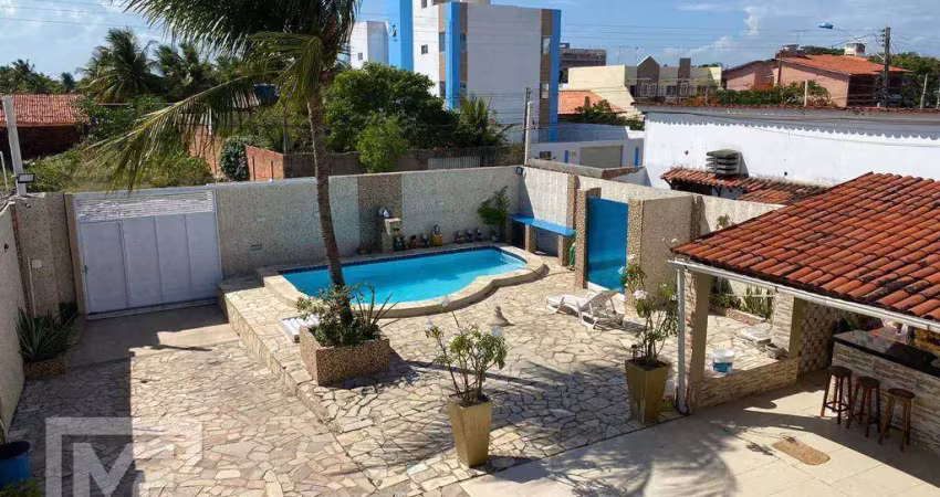Casa com cinco quartos, piscina, vaga para cinco carros, francês/marechal