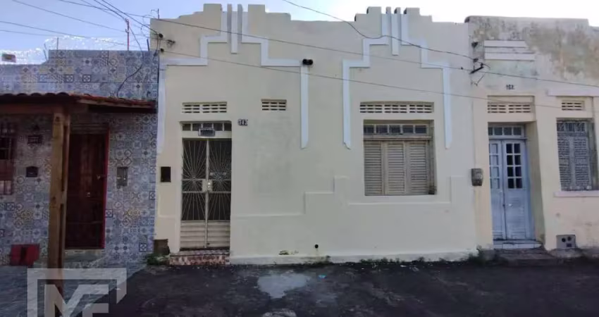 Casa nascente com três quartos (uma suíte), ponta grossa