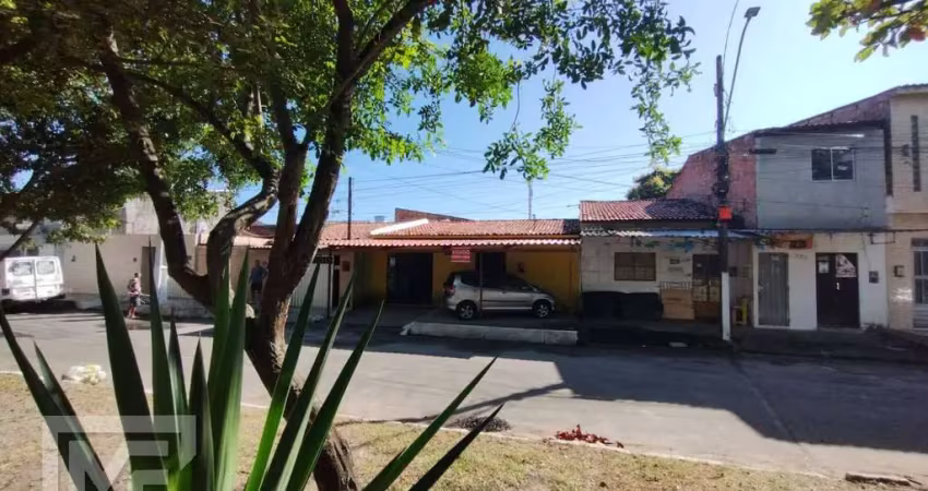 Casa com três quartos, garagem coberta, vergel do lago, maceió