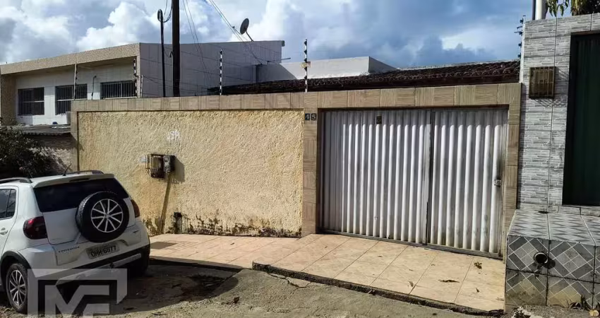 Duas casas em uma, muito bom para locar ou familia grande