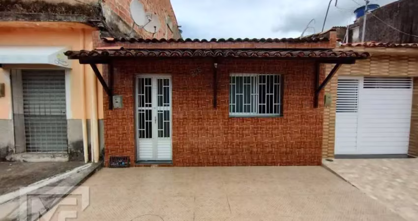 Casa com três quartos, próximo ao terminal do vergel do lago, maceió