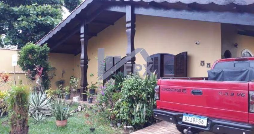 Casa para Venda em Itanhaém, Suarão, 4 dormitórios, 1 suíte, 2 banheiros, 2 vagas