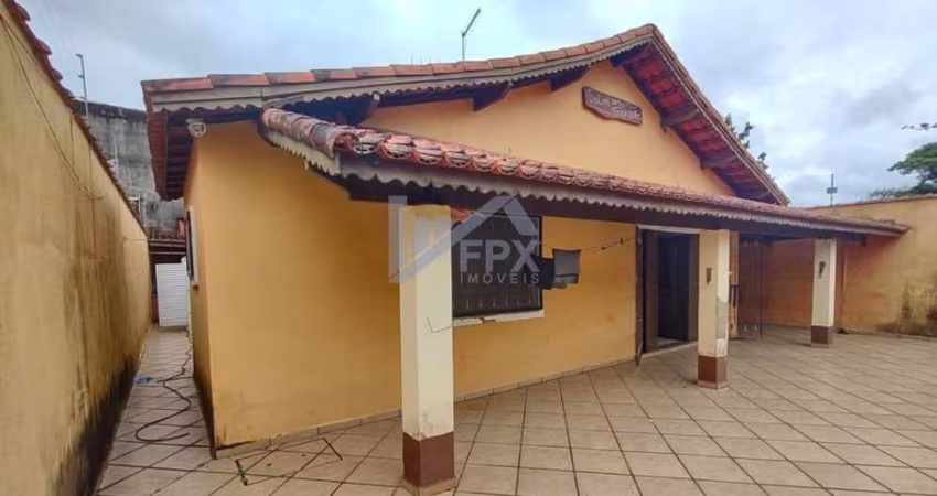 Casa para Venda em Itanhaém, Jardim Lindomar, 2 dormitórios, 1 suíte, 1 banheiro, 3 vagas