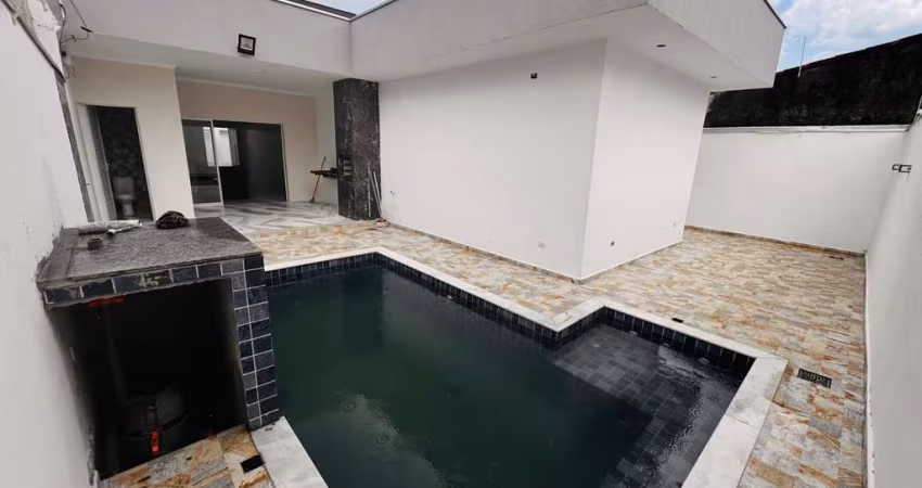 Casa para Venda em Itanhaém, Tupy, 3 dormitórios, 2 suítes, 1 banheiro, 4 vagas