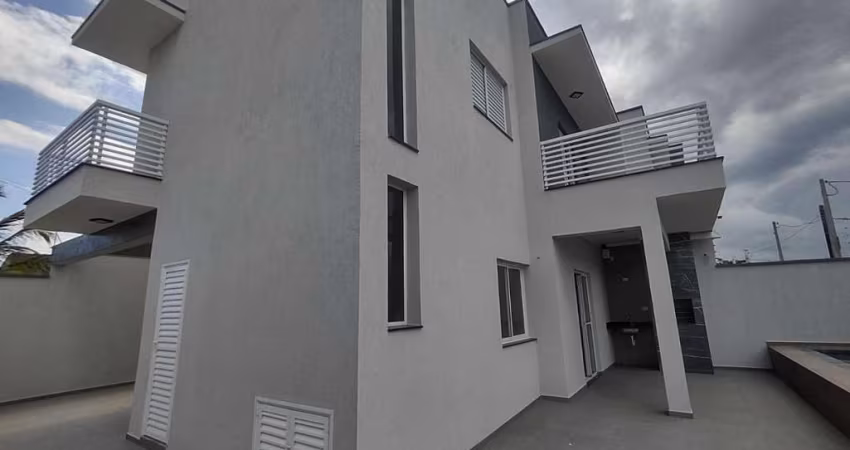 Sobrado para Venda em Itanhaém, Jardim Jamaica, 4 dormitórios, 1 suíte, 2 banheiros, 2 vagas