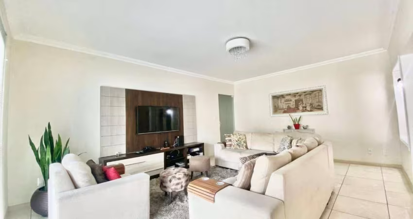Casa com 3 dormitórios à venda, 434 m² por R$ 1.990.000,00 - Velha - Blumenau/SC
